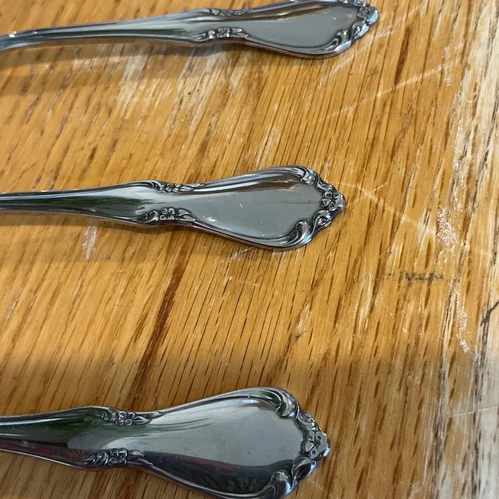 6 Oneida Oneidacraft Deluxe Chateau Stainless Steel Round Spoon Vintage Set